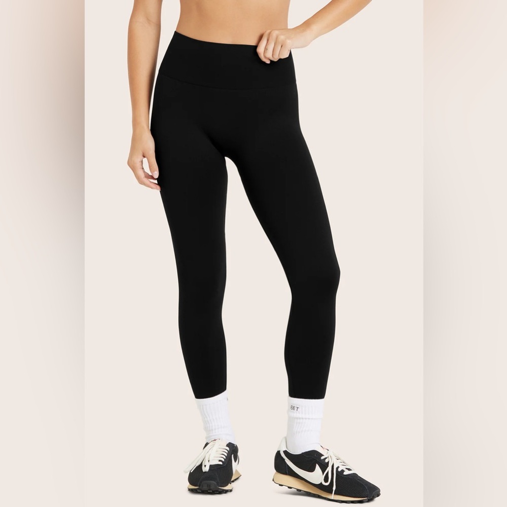 Worn Once - Set Active Women’s Leggings in Black